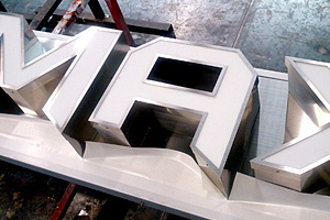 金属製箱文字タイプ