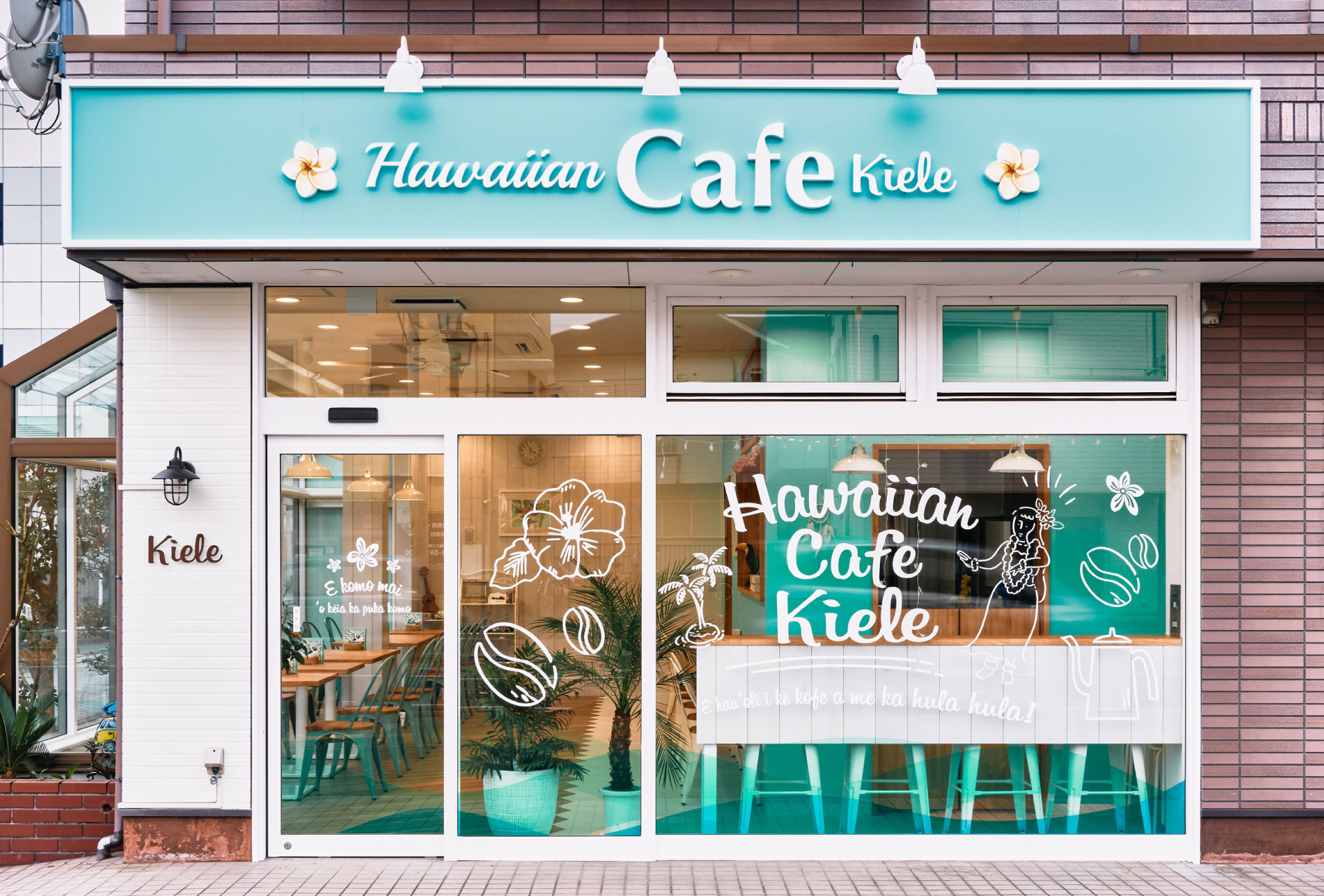 カフェ-かわいらしいハワイアンカフェ-外観