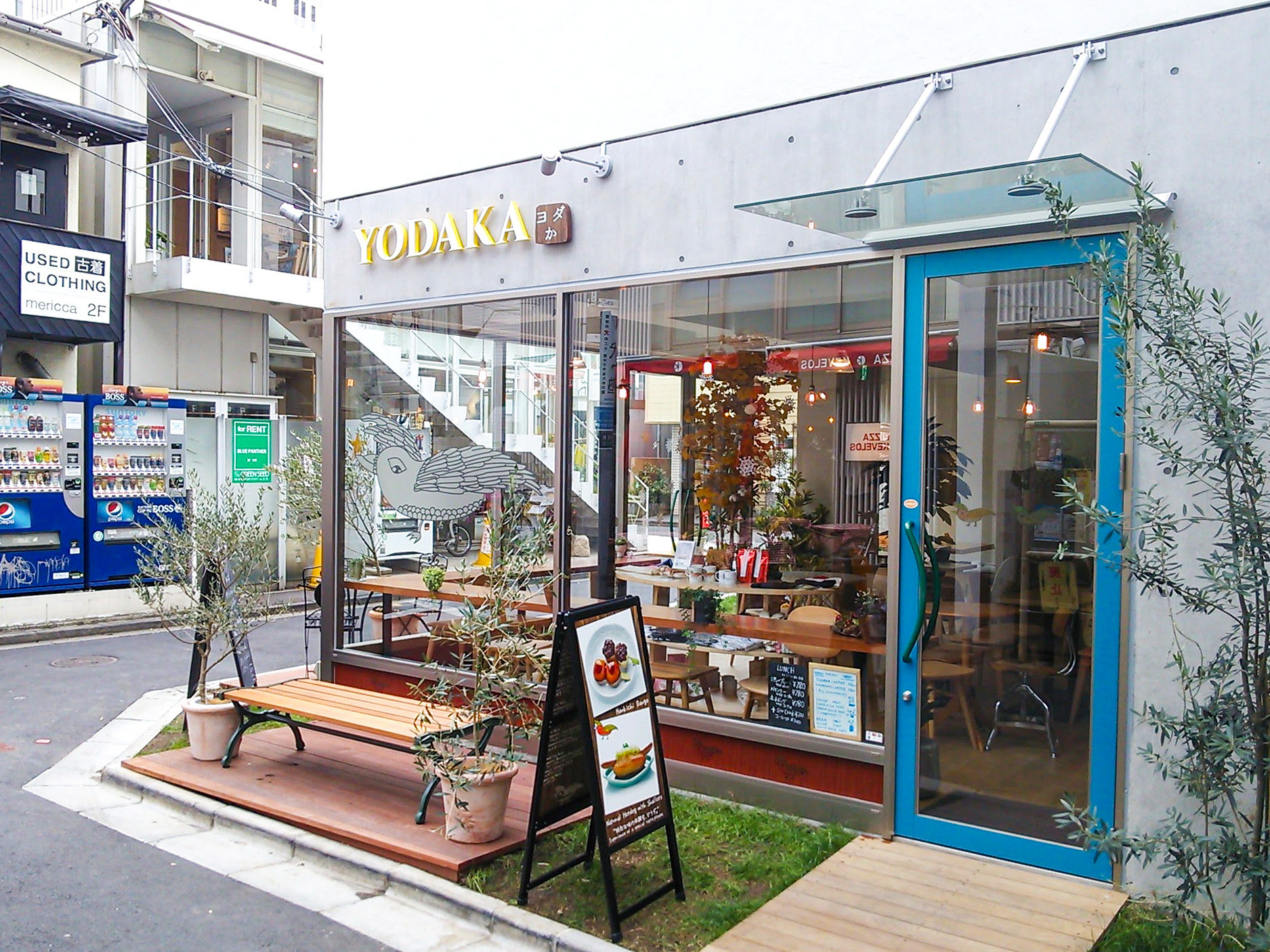 カフェ-カジュアルな看板-全景