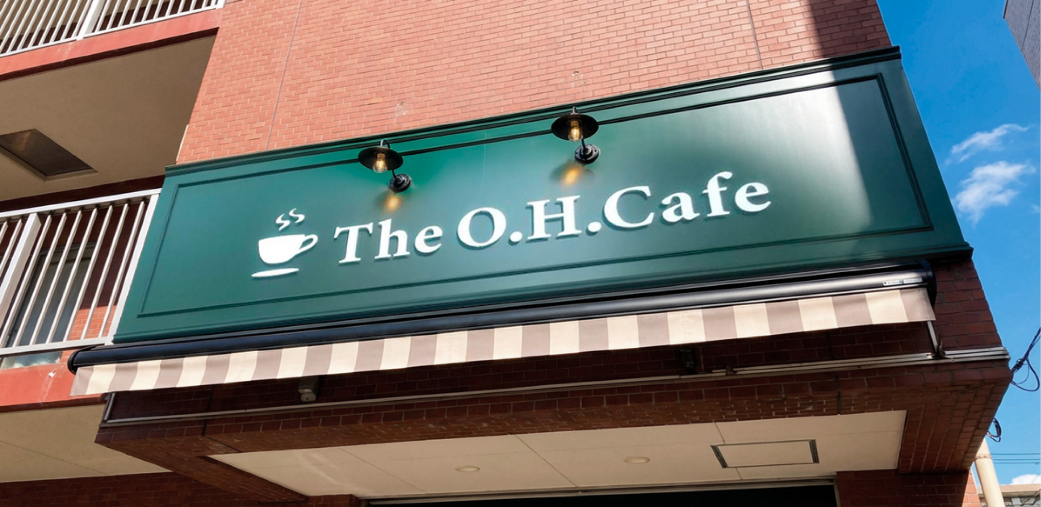 カフェ-スタイリッシュ看板-壁面サイン