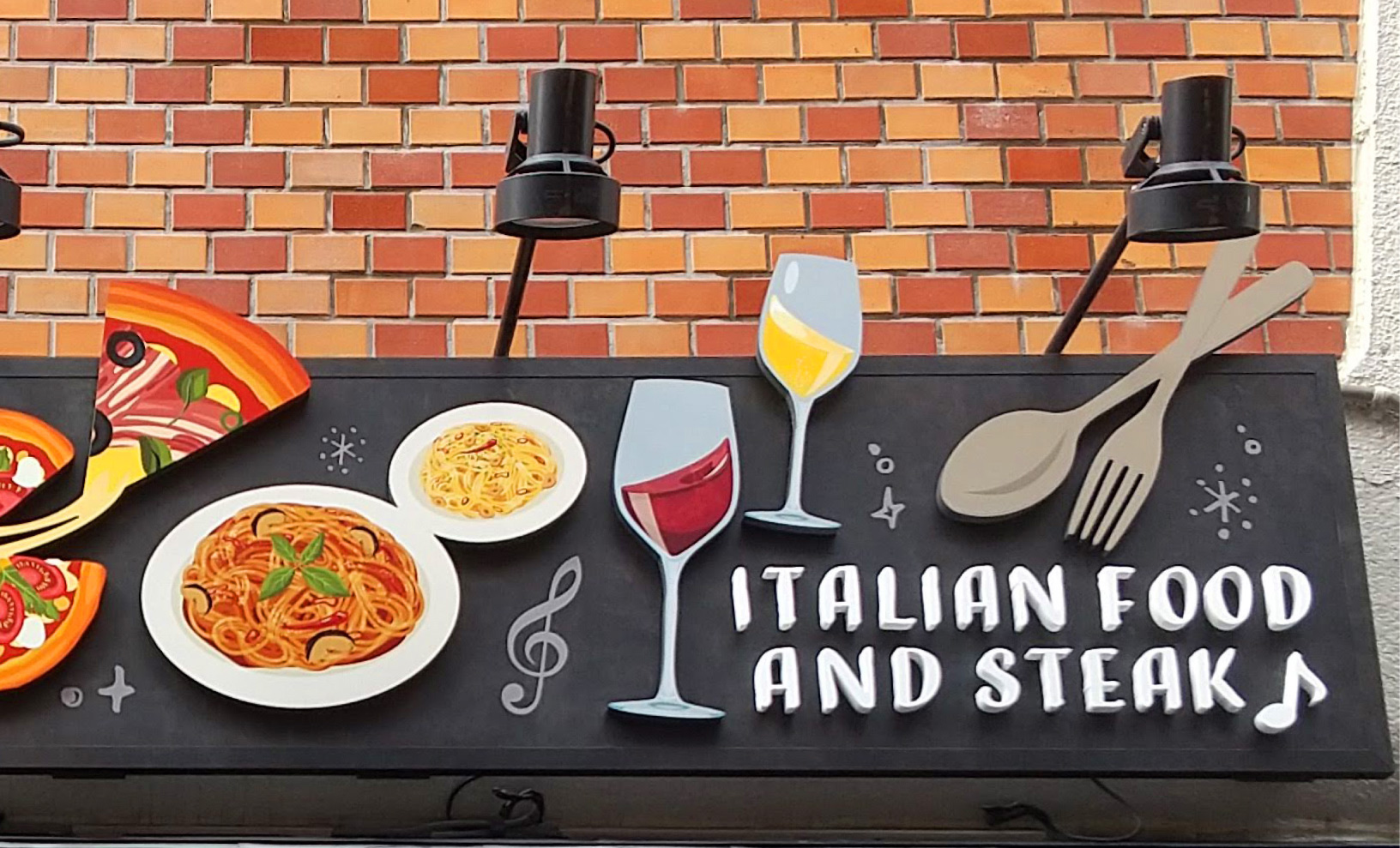 イタリア料理店-スタイリッシュな看板-ファサード