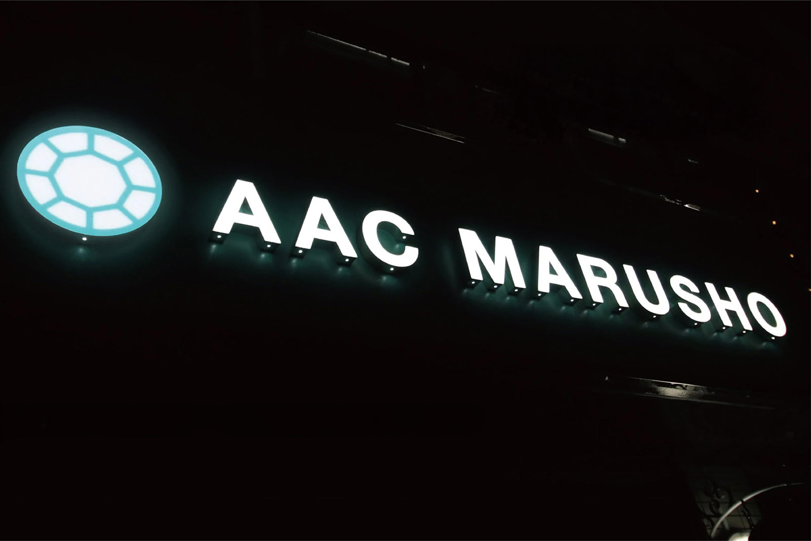 アクセサリーパーツ販売店-おしゃれな看板