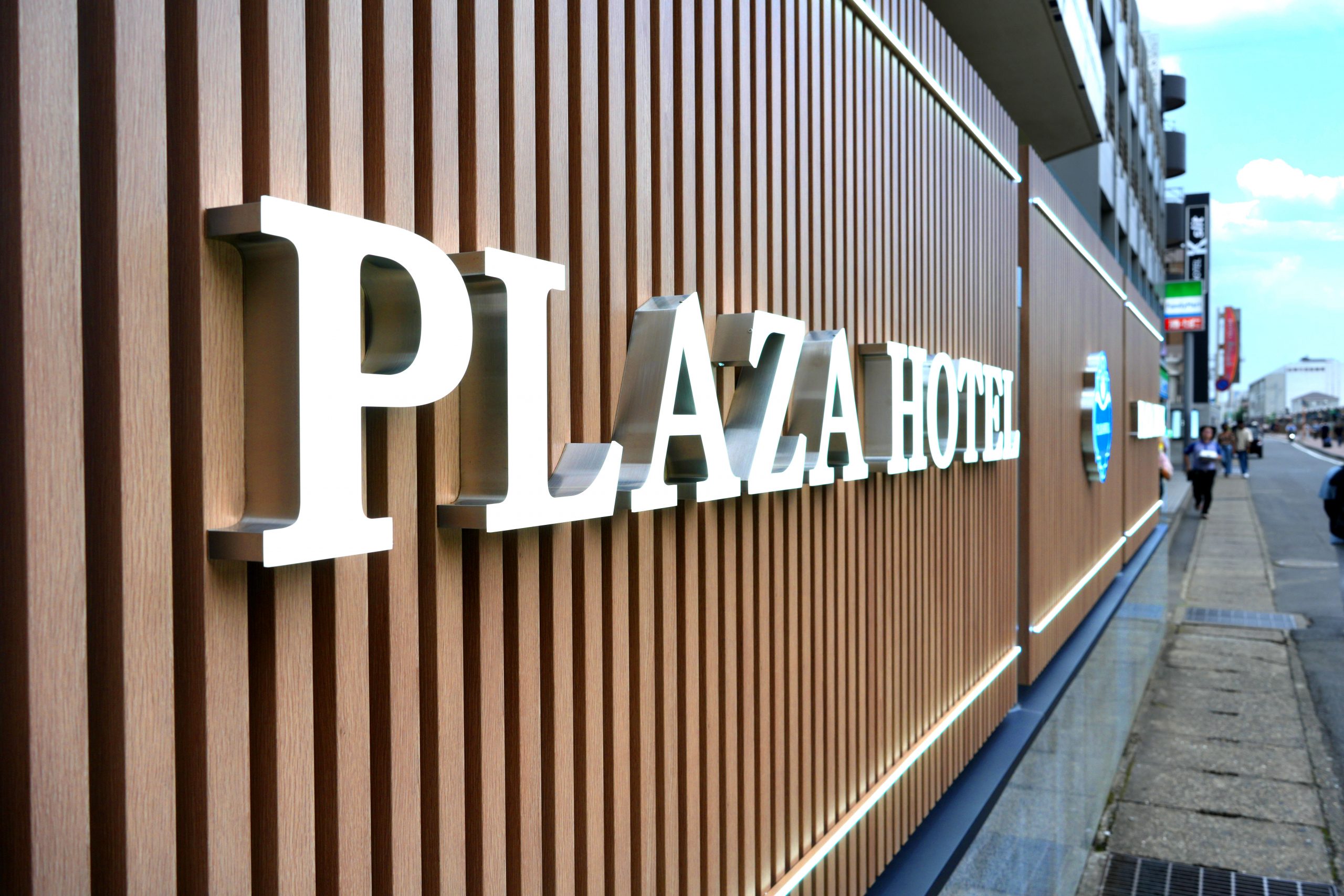 ホテル-おしゃれな看板-チャンネル文字