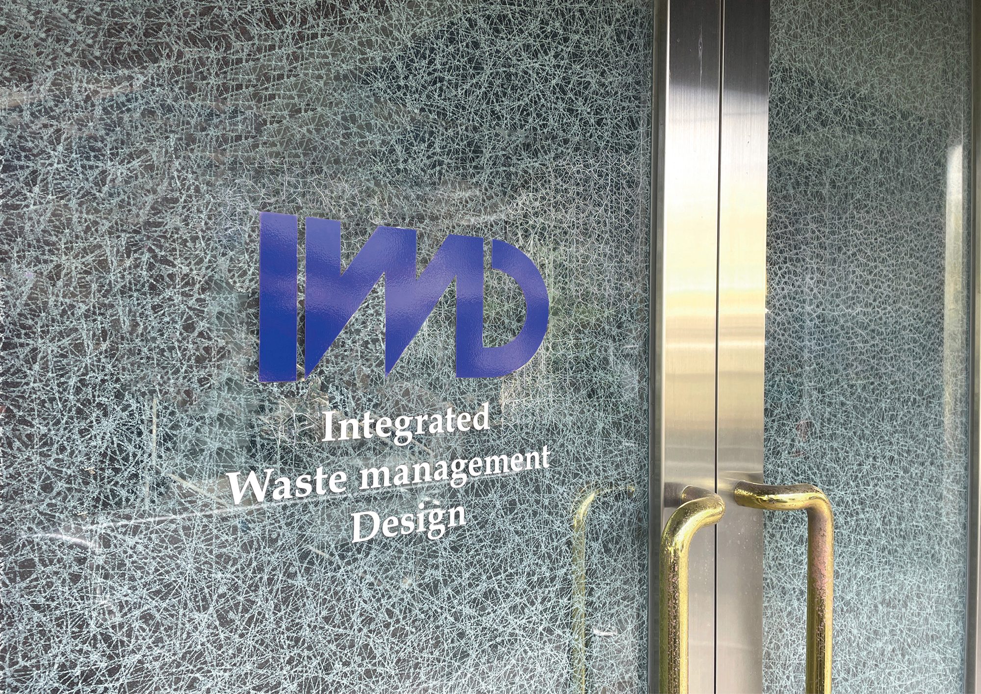 会社-看板-カッティング